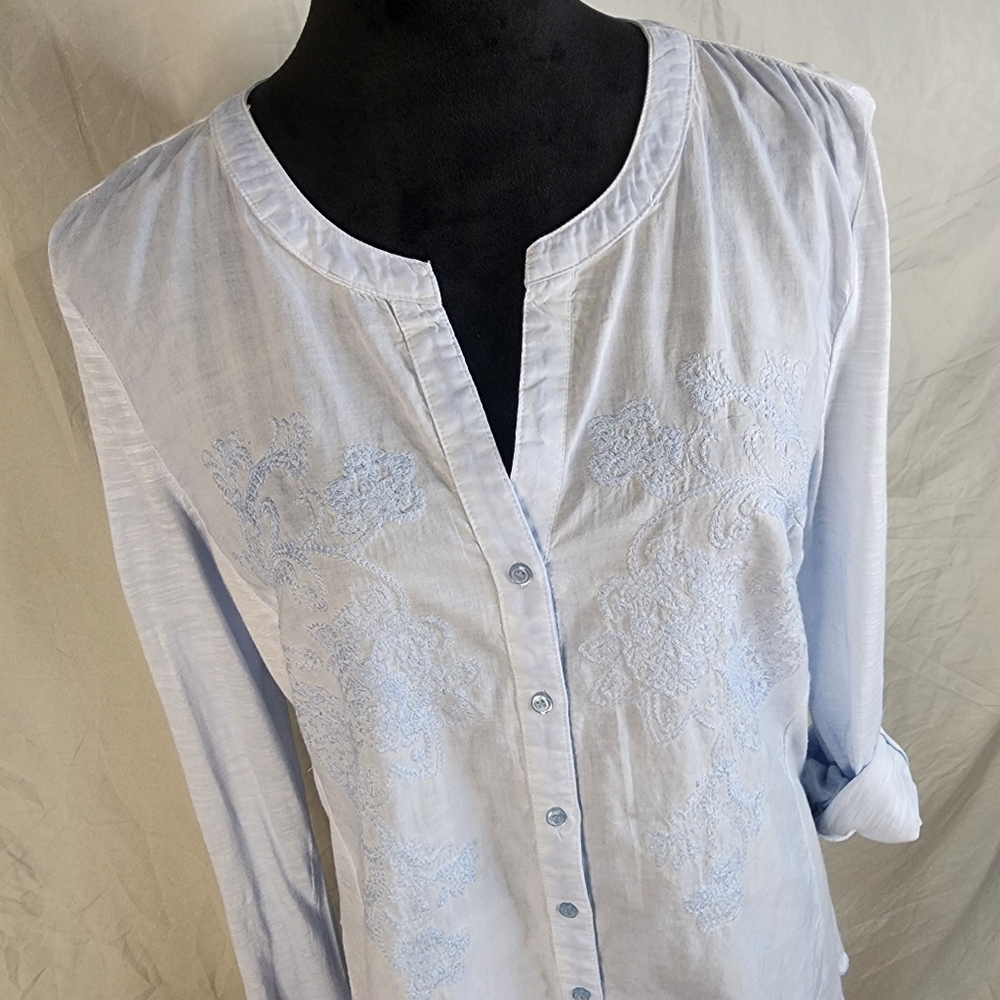 RXB Size Large Embroidered Light Blue Knit Top Roll Tab Slv Pleated Back Tunic